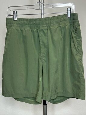 RHONE Olive Green Men’s Performance Shorts Sz M